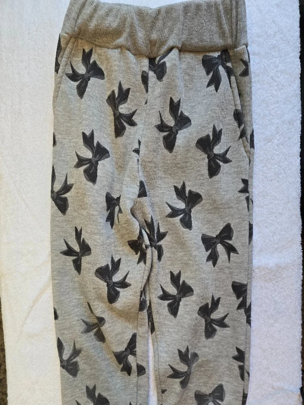 Girl's Two-Piece Gray Sweatsuit - All-Over Black Bow Print - Picture 7 of 8